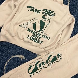 Text me when you get lonely set